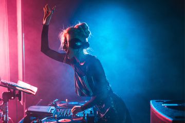 Ψάχνεις για DJ;